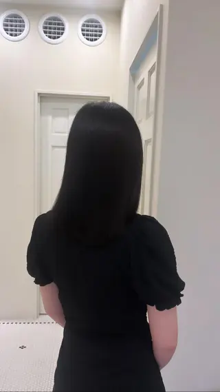 ロング りく レイヤーカット ケアブリーチのヘアスタイル