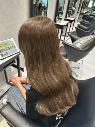 セミロング カラー 岡田真瑞🍒🤍 透明感カラー/暖色のヘアスタイル