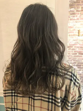 ロング カラー パーマ ヘアアレンジ マツエク・マツパ レイヤー＆カラー 人気美容師倉崎涼のヘアスタイル