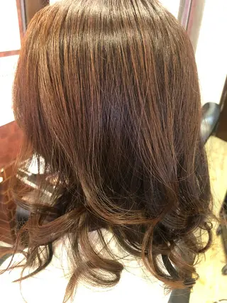 セミロング カラー エル美容室所属・織田 英之のヘアスタイル