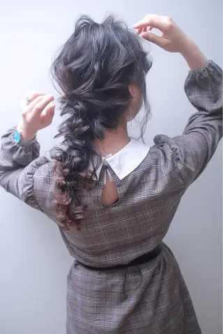 ロング カラー ヘアアレンジ 伊藤 裕貴のヘアスタイル