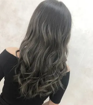 ロング ヘアアレンジ MINAMl 🌿のヘアスタイル