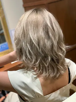 ミディアム フォーバイグランデ カラーのヘアスタイル