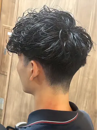 ミディアム パーマ 柴田 嘉文のヘアスタイル