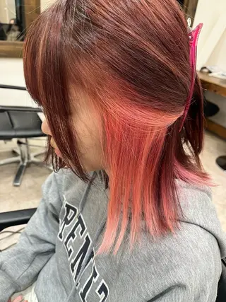 ミディアム カラー 黒川 綾音のヘアスタイル