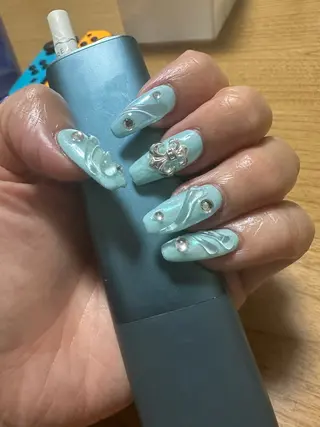 ネイル AOAQUA SHIORIのネイルデザイン