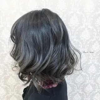 カラー ササキ トモシのヘアスタイル