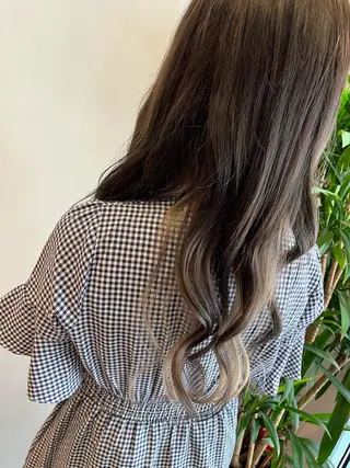 セミロング サイトウ ナツキのヘアスタイル