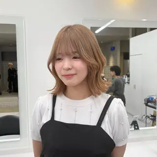 カラー ベージュ／ピンク【く すみカラー】レイヤーのヘアスタイル