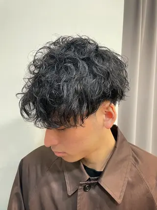 ショート カラー パーマ メンズ アイブロウ メンズNO.1口コミ 高評価🟡三澤拓海✅のヘアスタイル