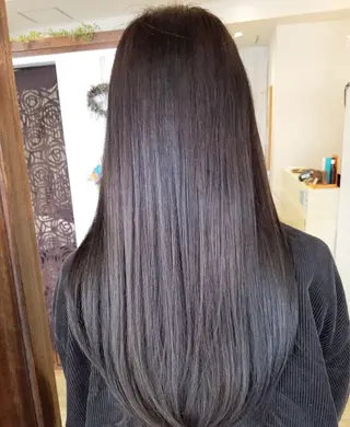 ミディアム カラー grand juteのヘアスタイル