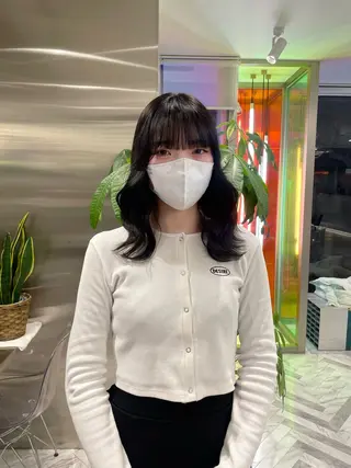 ミディアム クルミ/ 💕ワンホンネイルのネイルデザイン