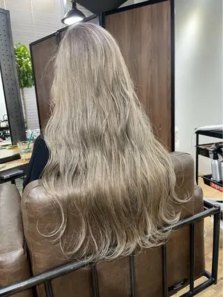 ロング カラー ブリーチ✨ハイライト 透明感カラー/アヤノのヘアスタイル