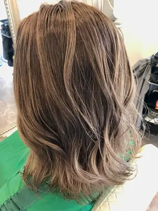 ミディアム カラー La.fleur ラ.フルールのヘアスタイル