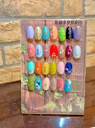 ショート カラー ネイル ネイルサロン リリーブランシュ所属・森 瑞紀のネイルデザイン