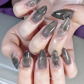 ネイル フラワー ムーンのネイルデザイン