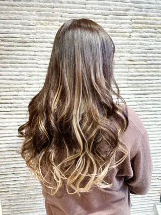 ロング カラー 嶋田 ゆきのヘアスタイル