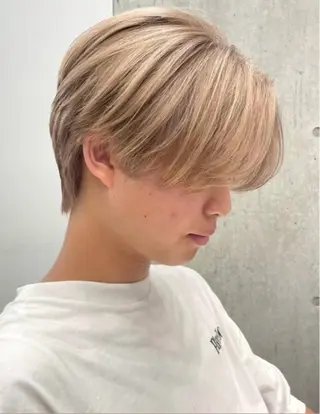 ショート カラー パーマ メンズ キッズ 岩本晴佳/波巻きパー マ/フェザーパーマのヘアスタイル