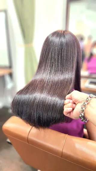 セミロング ヒロセ シュウジのヘアスタイル