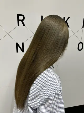 ロング カラー 近藤 ちかのヘアスタイル