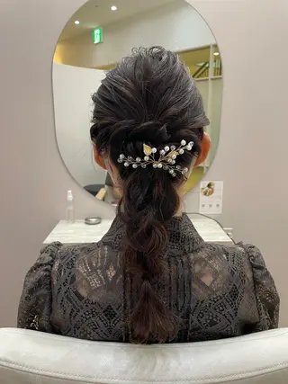 セミロング ヘアアレンジ a moment所属・山本 果歩のヘアスタイル
