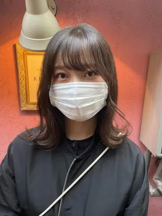 ミディアム カラー ナカムラ イヅミのヘアスタイル