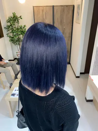 ミディアム 手塚 麗のヘアスタイル