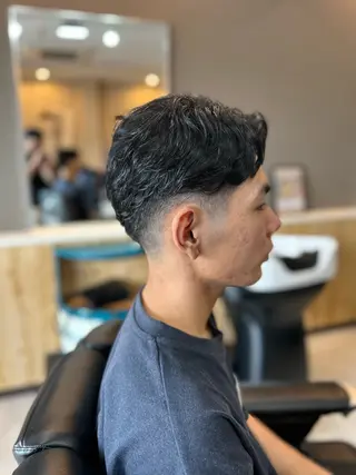 ミディアム メンズ THEBARBER TEN所属・伊禮 海凪のヘアスタイル