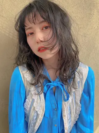 セミロング musiiik saya/今泉のヘアスタイル