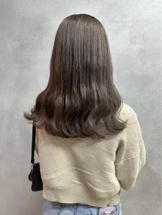 カラー トウダ リリカのヘアスタイル