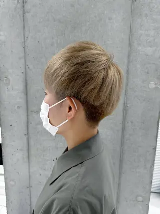 ショート カラー メンズ Mana/ハイトー ン/レイヤー/ウルフのヘアスタイル