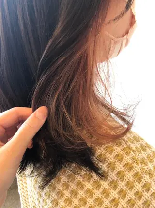 ロング カラー 岩谷 愛依のヘアスタイル