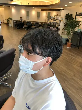 ショート パーマ メンズ 万都里 MATSURIのヘアスタイル