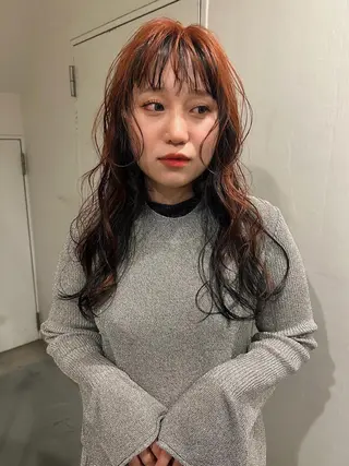 ロング カラー hen所属・心斎橋/レイヤー/ ブリーチ/モエのヘアスタイル