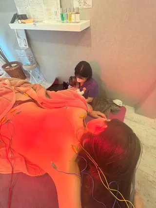 美容鍼灸サロン mahoroba院長のエステ・リラクイメージ