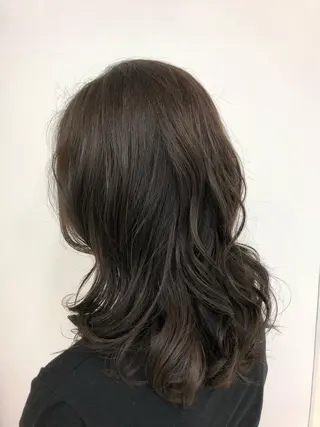 セミロング カラー Ｄirector 　徳久　真紀の眉毛・アイブロウイメージ