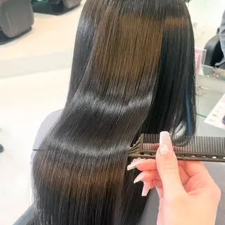 セミロング 艶/透明感 🫧カラーのヘアスタイル