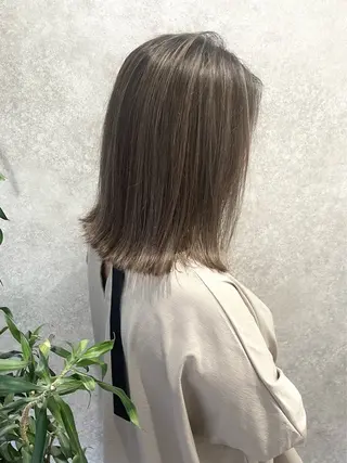 ミディアム カラー 德本 奈名美のヘアスタイル