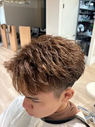 パーマ メンズ 柏原 航世のヘアスタイル