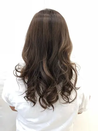 カラー ショート/白髪ぼかし 君和田若菜のヘアスタイル