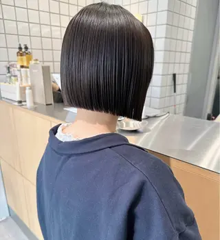 ショート hollo渋谷所属・切りっぱなしボブ /DAIKIのヘアスタイル