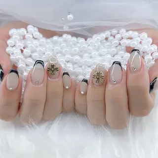 ネイル Charlie所属・Charlie 🖤のネイルデザイン