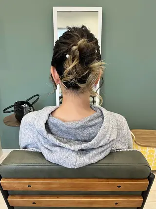 ミディアム ヘアアレンジ M.arc 【マーキ】のヘアスタイル