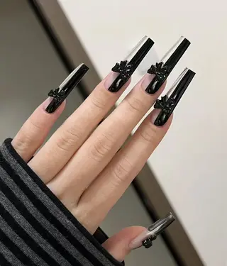 ネイル 相沢 さやかのネイルデザイン