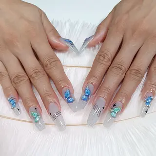 ネイル YUYI.nail salon所属・Mi Naのネイルデザイン