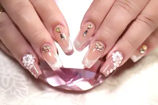 ネイル ママリンド　志村坂上店所属・しみ えんのネイルデザイン