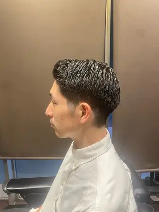 ショート ヒロ銀座バーバーショップ東京駅丸の内店所属・對馬 虎太郎のヘアスタイル