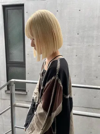 ミディアム comomoブリーチ ハイトーン/ボブのヘアスタイル