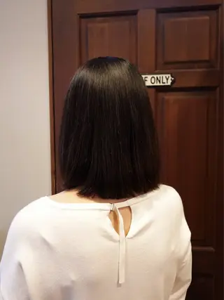ミディアム RECHE所属・YUURI カットモデルのヘアスタイル