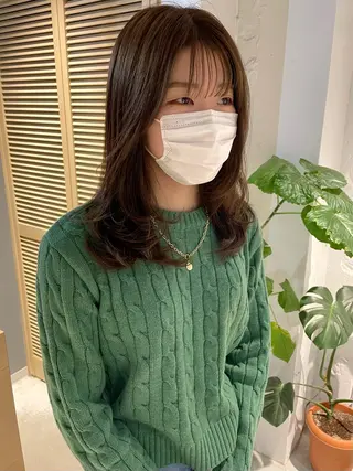 セミロング カラー 🩰オリーブ/ ベージュ松本咲花🩰のヘアスタイル